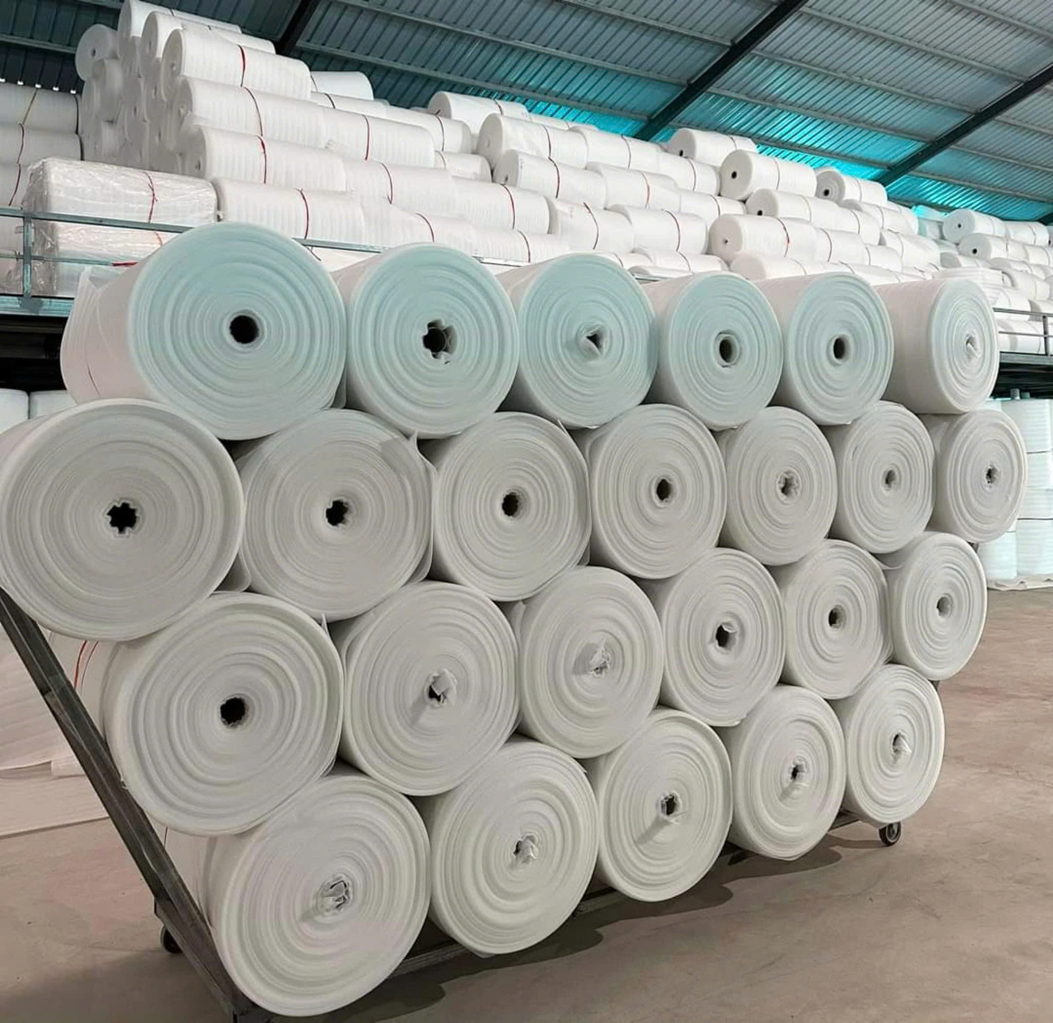 Xốp PE Foam (EPE Foam): Cấu Tạo, Ứng Dụng & Báo Giá Mới Nhất